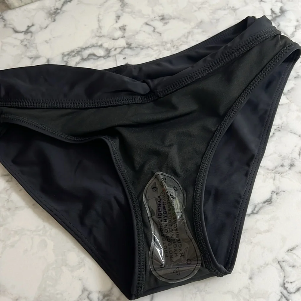 NWT High Cut Bikini Bottom Black Size small  Cross front bottom only
